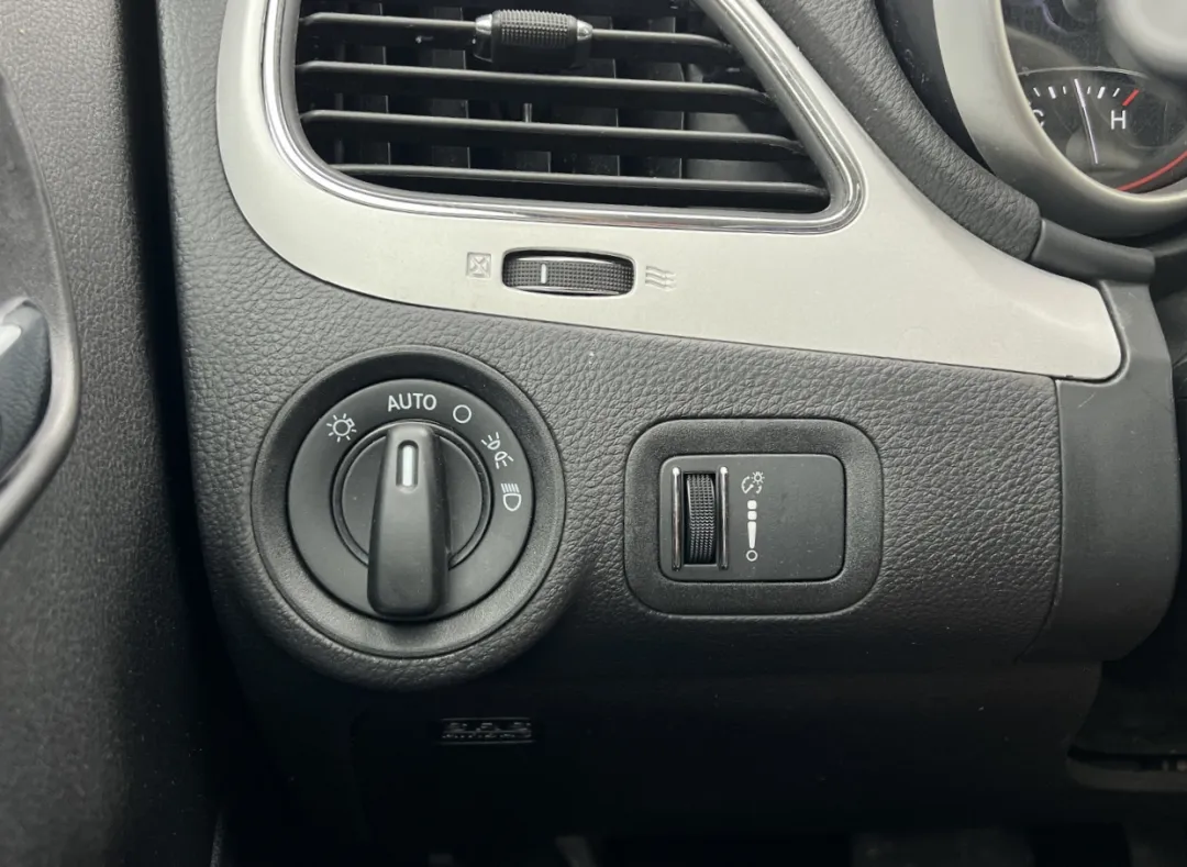 2020 Dodge Journey - 3C4PDCAB5LT266402 - Image #31