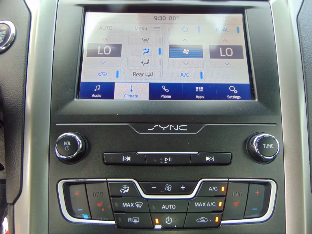 2020 Ford Fusion - 3FA6P0CD4LR130846 - Image #10