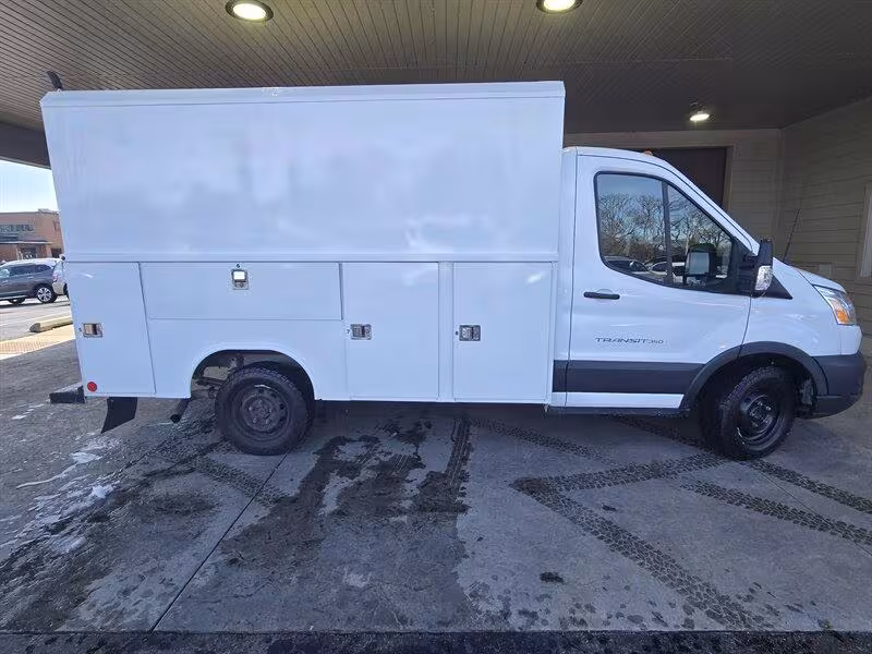 2020 Ford Transit - 1FDBW5P8XLKB65025 - Image #2