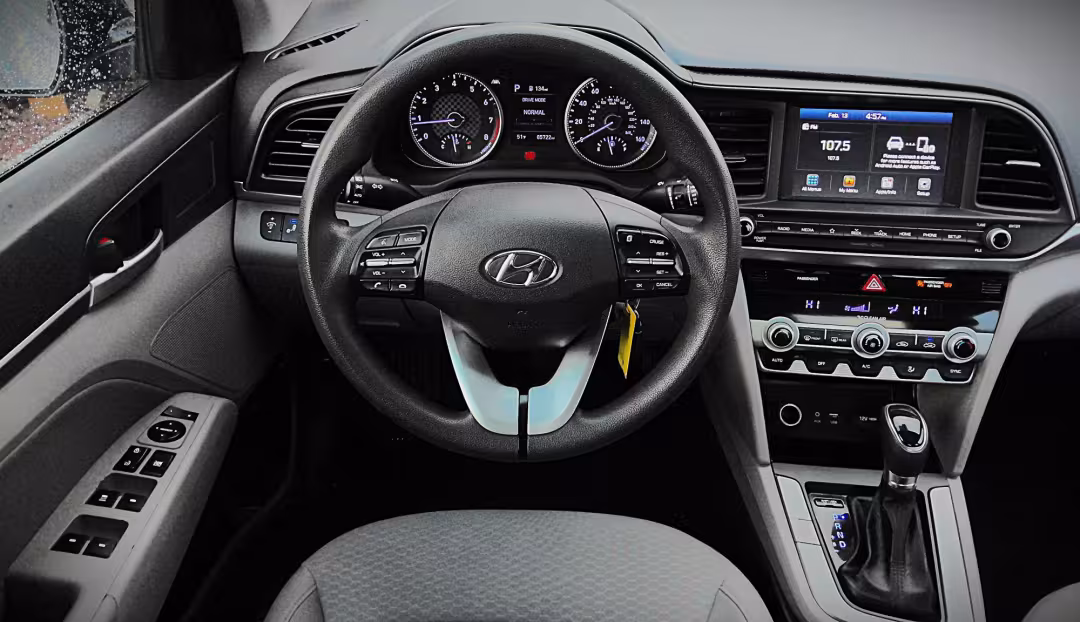 2020 Hyundai Elantra - 5NPD84LF1LH560134 - Image #7