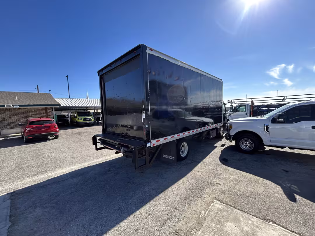 2020 Isuzu NQR - JALE5W164L7303595 - Image #3