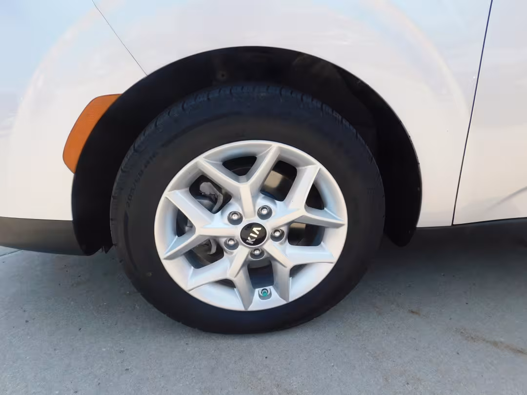 2020 Kia Soul - KNDJ23AU2L7732255 - Image #2