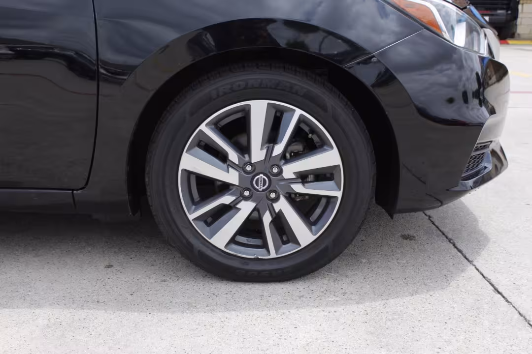 2020 Nissan Versa - 3N1CN8EV3LL847350 - Image #11
