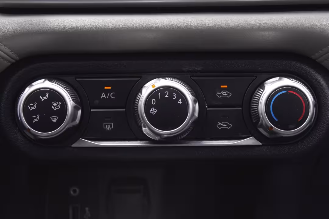 2020 Nissan Versa - 3N1CN8EV3LL847350 - Image #19