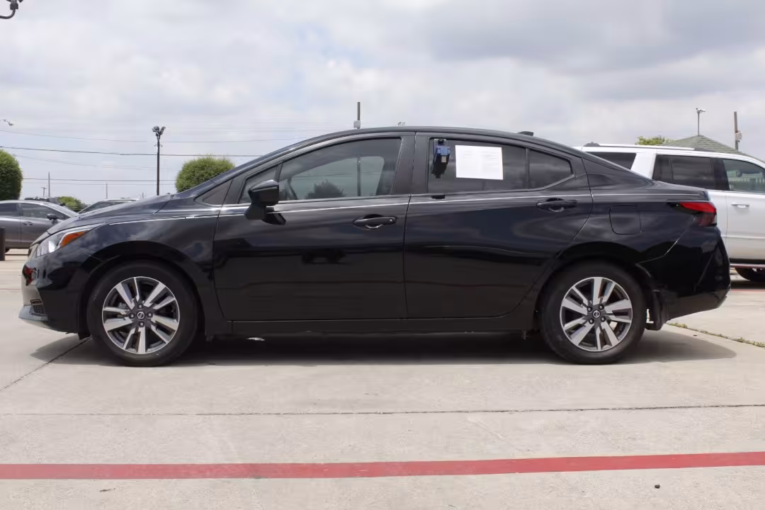 2020 Nissan Versa - 3N1CN8EV3LL847350 - Image #3