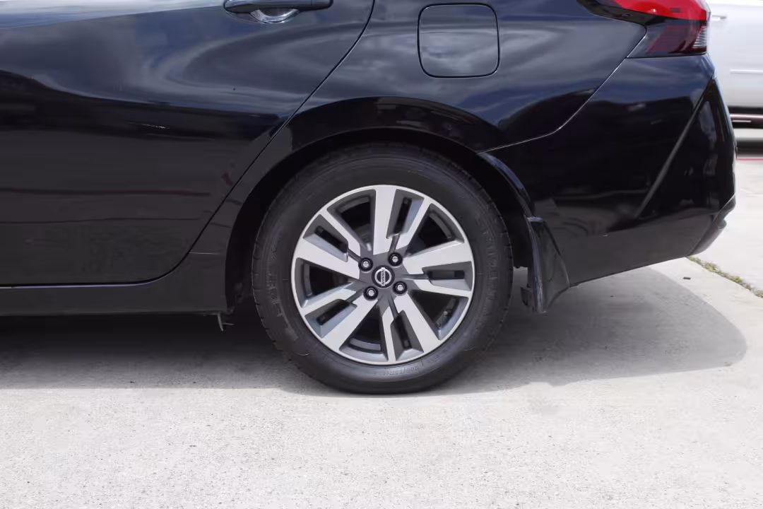 2020 Nissan Versa - 3N1CN8EV3LL847350 - Image #5