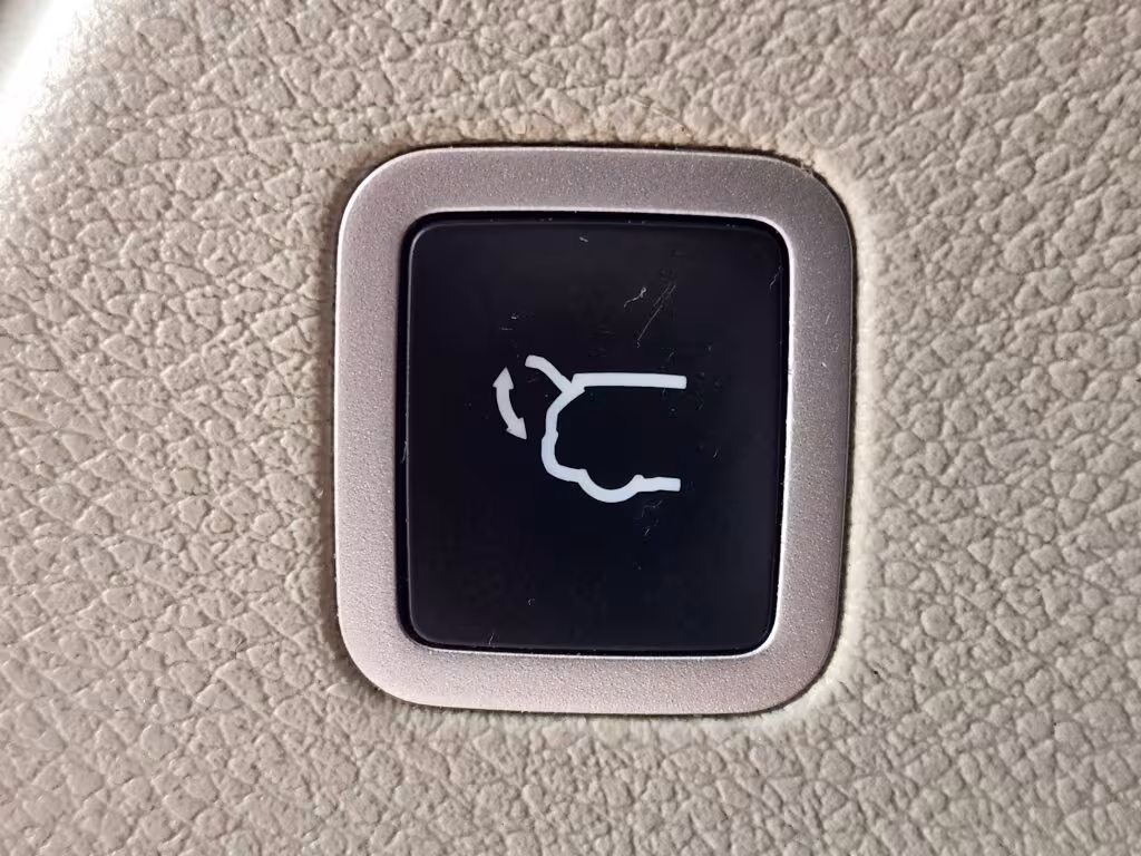 2021 Chrysler Pacifica - 2C4RC3BG7MR549328 - Image #14