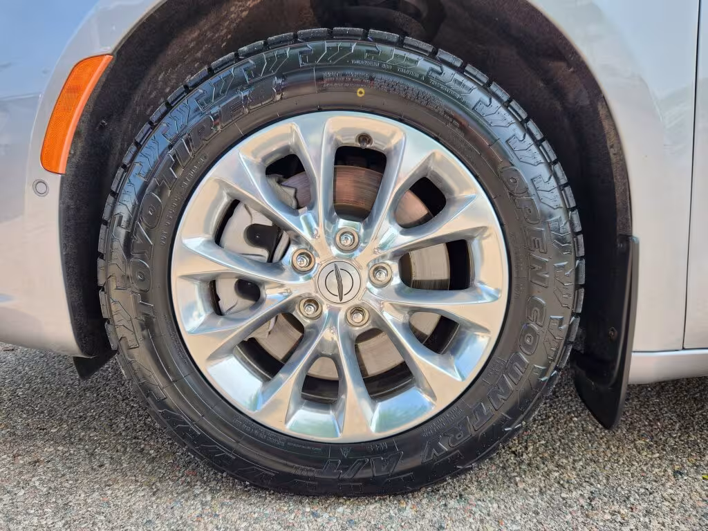 2021 Chrysler Pacifica - 2C4RC3BG7MR549328 - Image #17