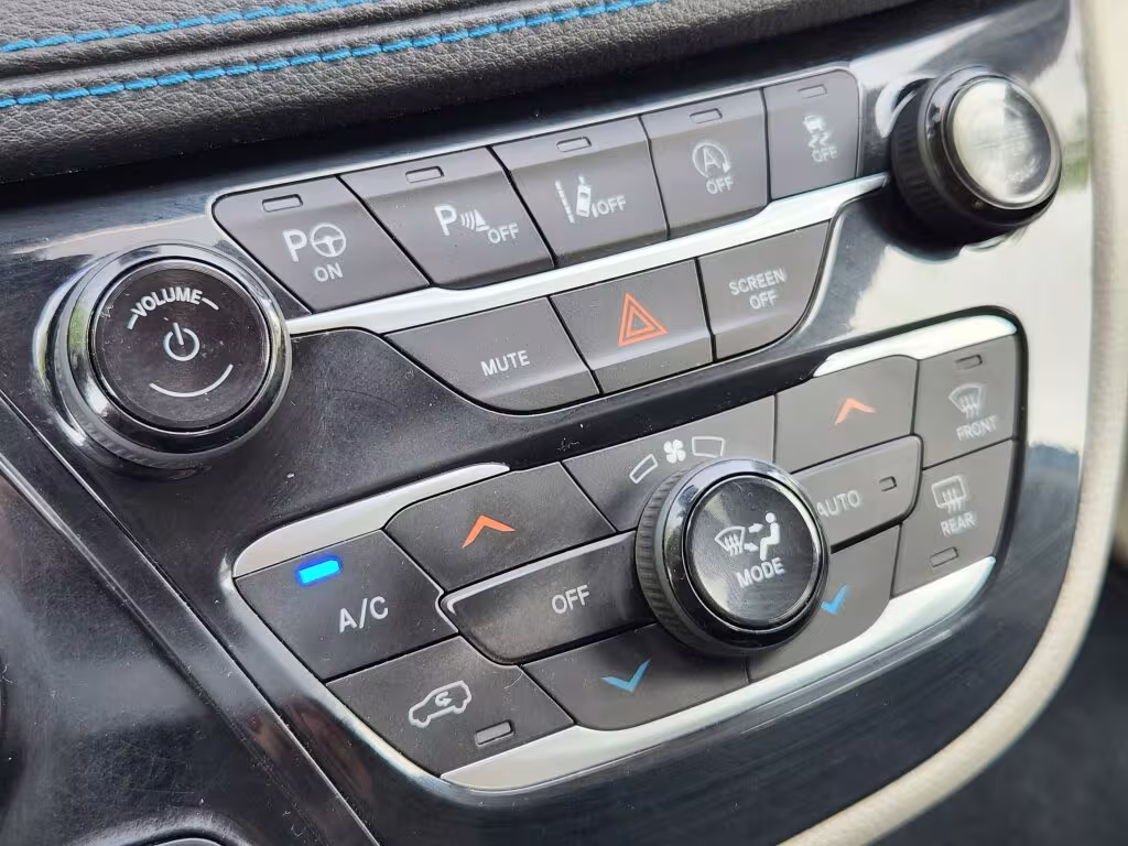 2021 Chrysler Pacifica - 2C4RC3BG7MR549328 - Image #24