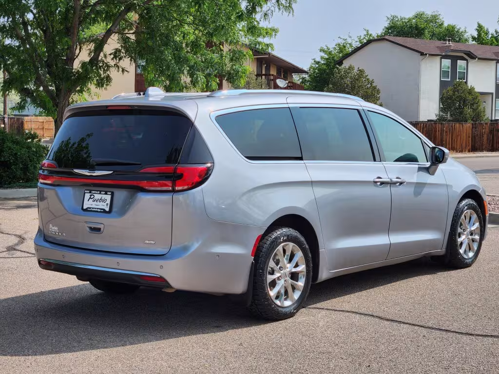 2021 Chrysler Pacifica - 2C4RC3BG7MR549328 - Image #3