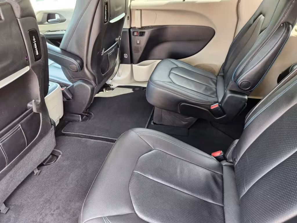 2021 Chrysler Pacifica - 2C4RC3BG7MR549328 - Image #9