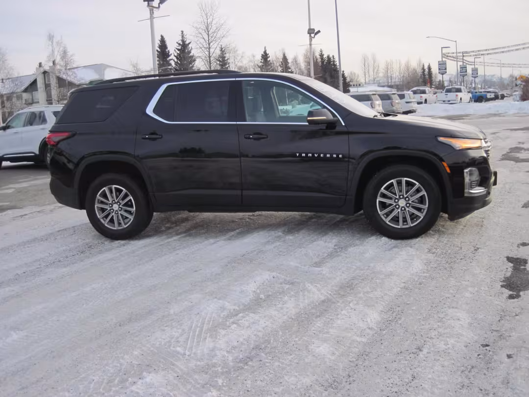 2022 Chevrolet Traverse - 1GNEVGKW3NJ171495 - Image #2
