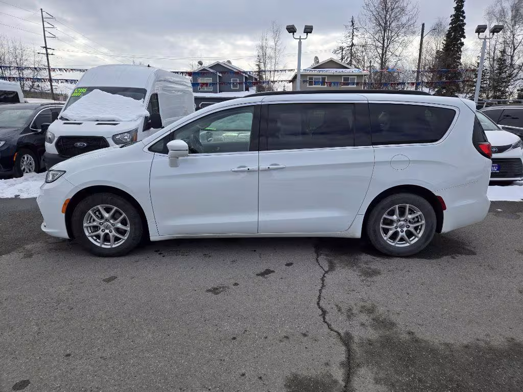 2022 Chrysler Pacifica - 2C4RC1BG1NR178219 - Image #2