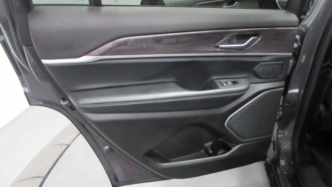 2022 Jeep Grand Cherokee L - 1C4RJKBG8N8526329 - Image #24