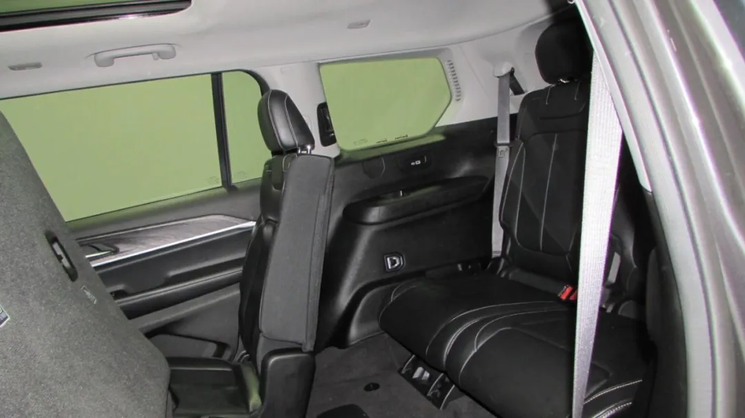 2022 Jeep Grand Cherokee L - 1C4RJKBG8N8526329 - Image #27