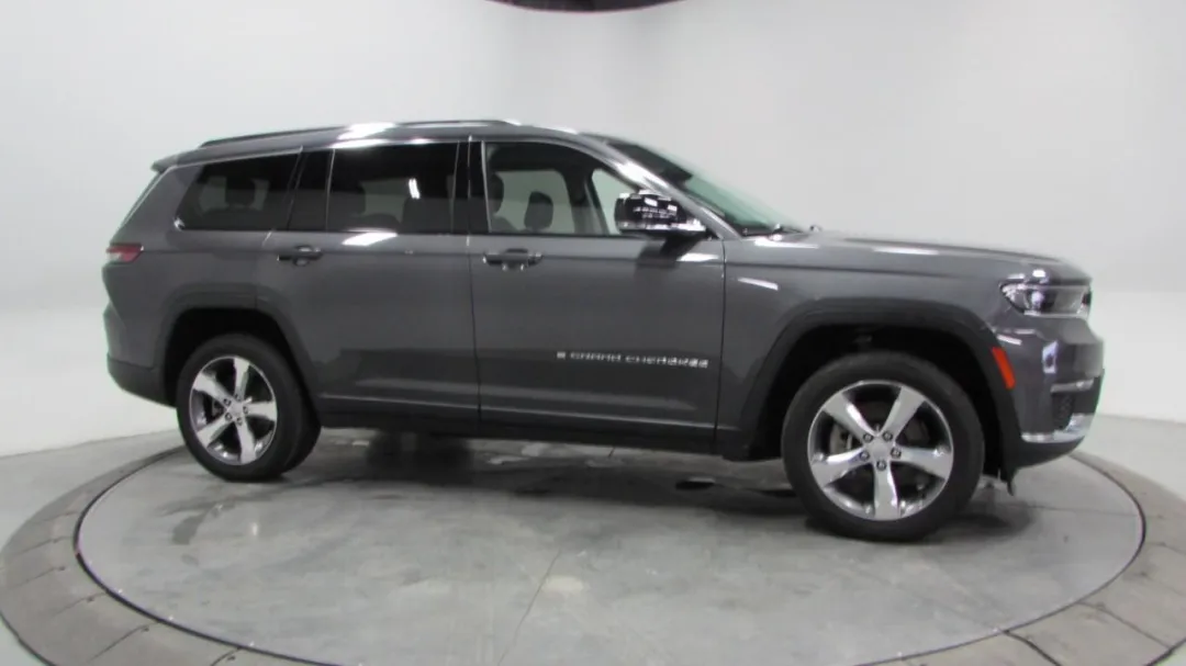 2022 Jeep Grand Cherokee L - 1C4RJKBG8N8526329 - Image #3