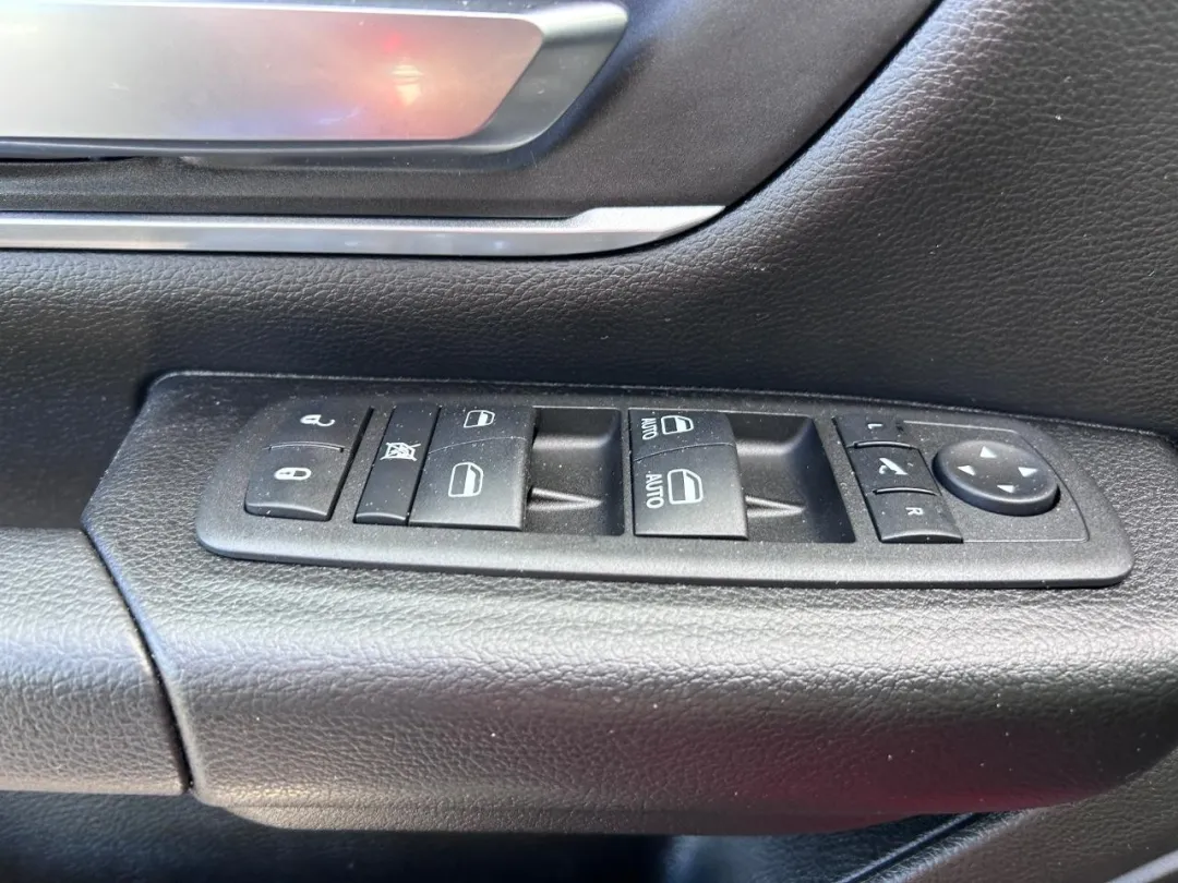 2022 Ram 1500 - 1C6RRFFG2NN296340 - Image #17
