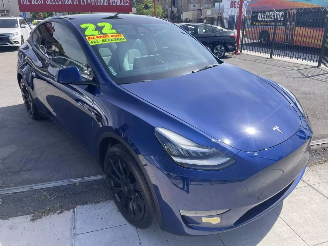 2022 Tesla Model Y - 7SAYGDEE7NF405228 - Image #1