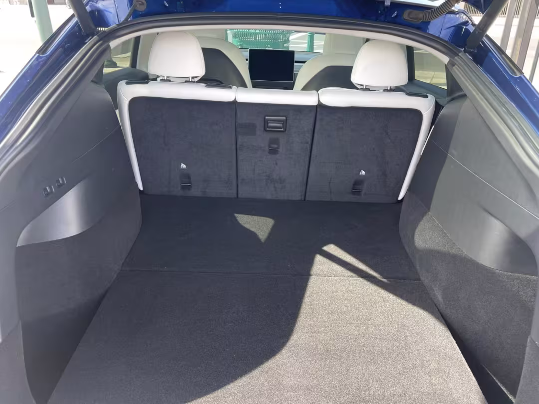 2022 Tesla Model Y - 7SAYGDEE7NF405228 - Image #10