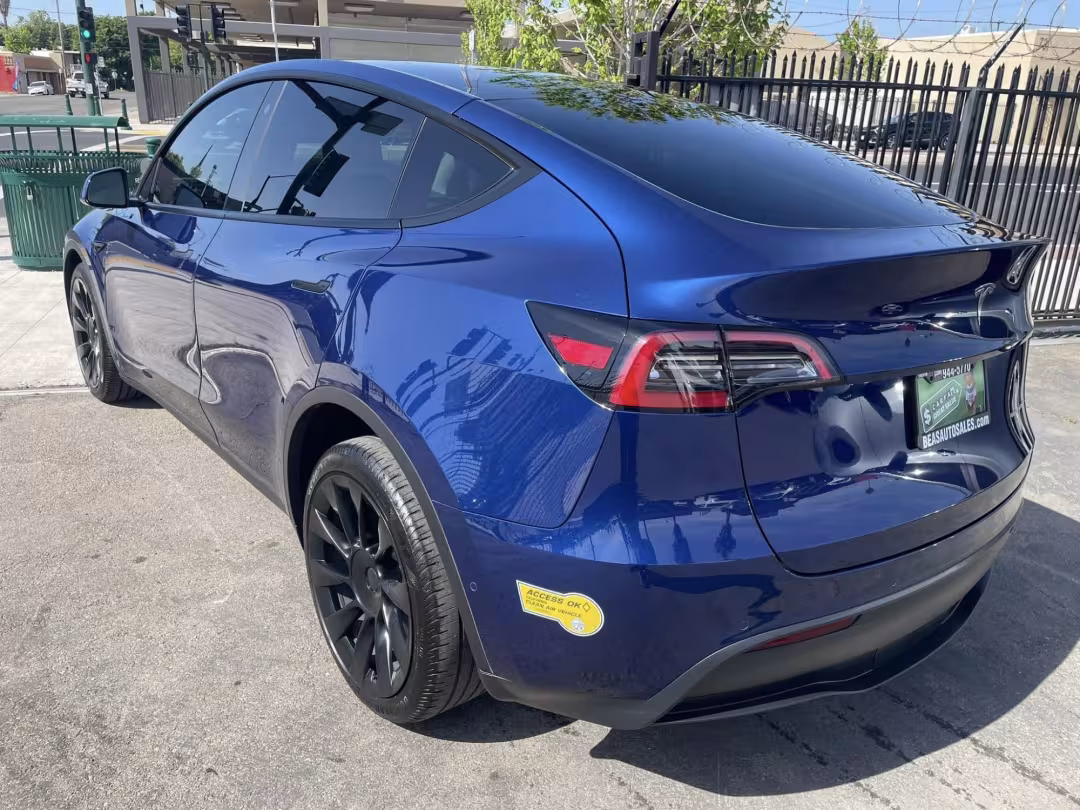2022 Tesla Model Y - 7SAYGDEE7NF405228 - Image #11