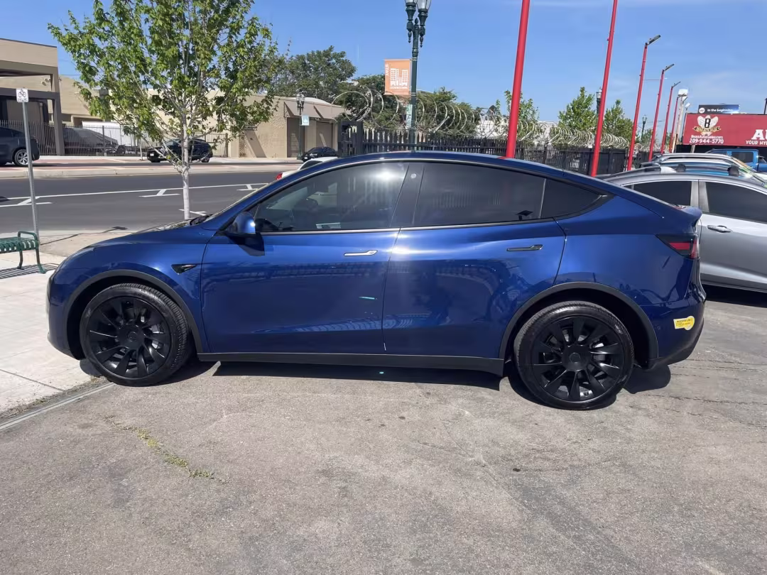 2022 Tesla Model Y - 7SAYGDEE7NF405228 - Image #3
