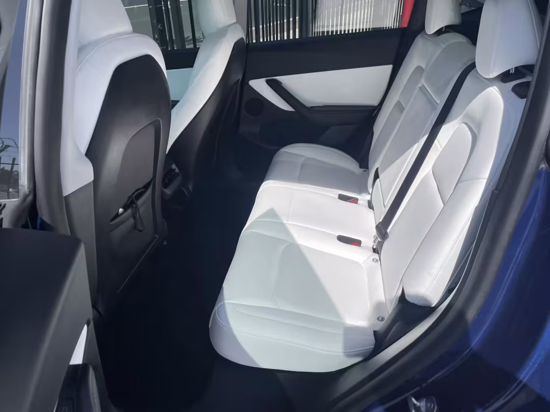 2022 Tesla Model Y - 7SAYGDEE7NF405228 - Image #9