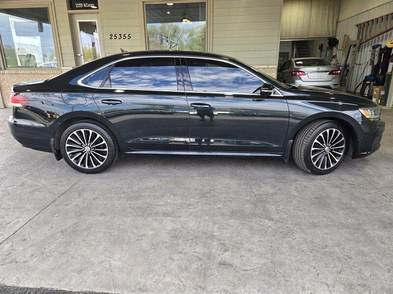 2022 Volkswagen Passat - 1VWBA7A36NC004421 - Image #3