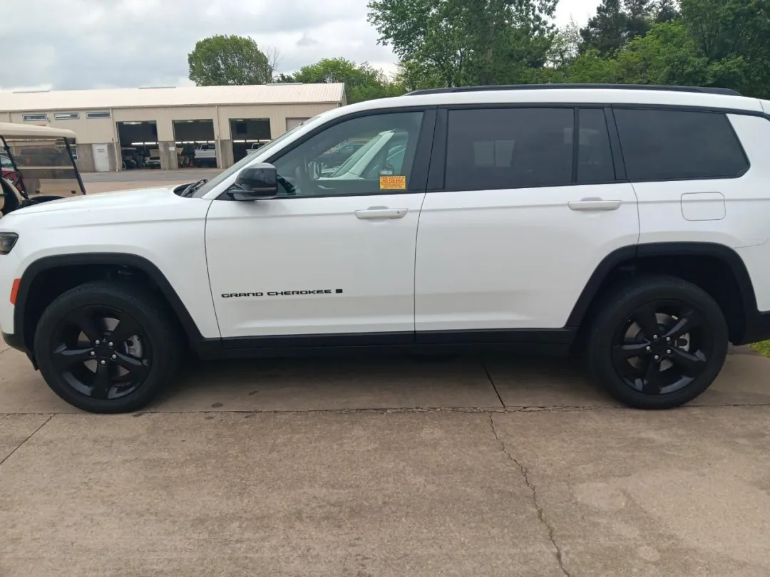 2023 Jeep Grand Cherokee L - 1C4RJKAG5P8893953 - Image #3