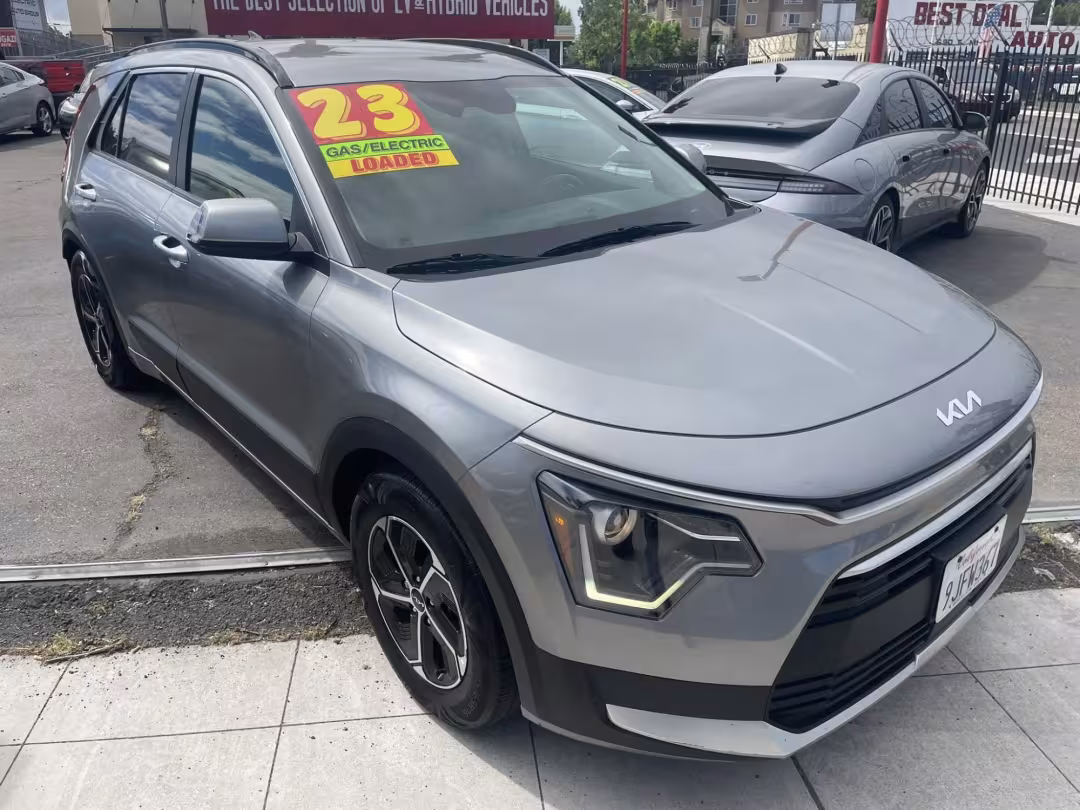 2023 Kia Niro - KNDCS3LFXP5090361 - Image #2