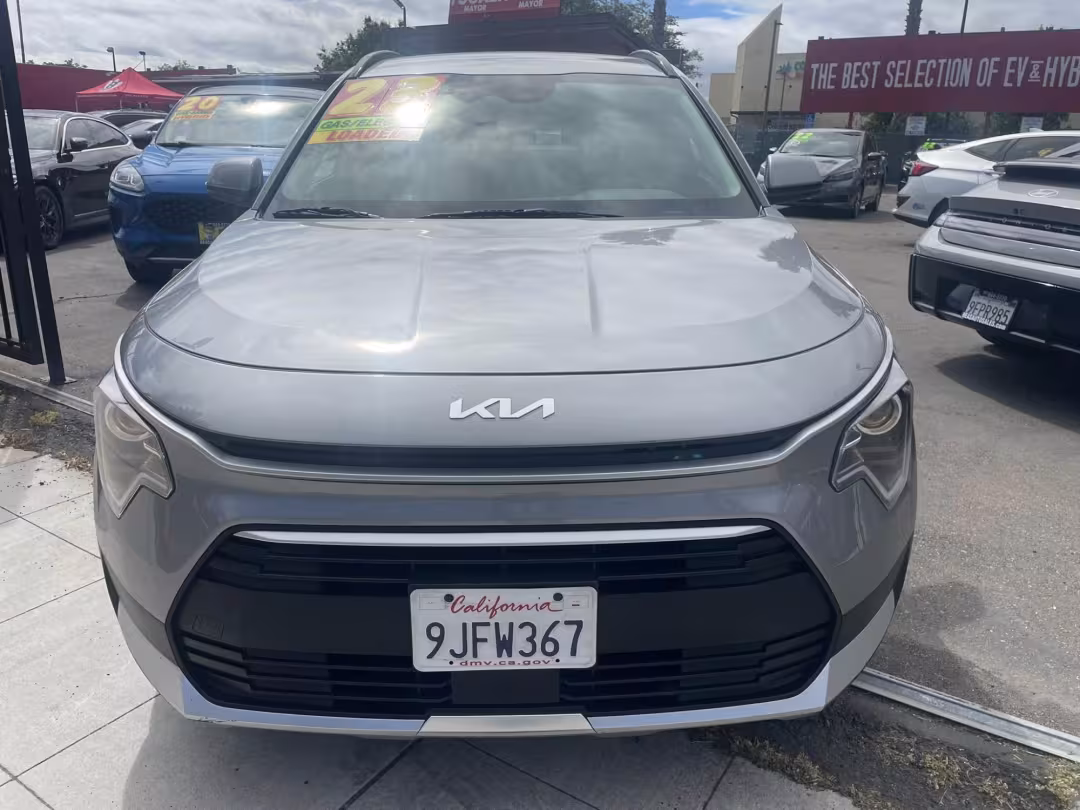 2023 Kia Niro - KNDCS3LFXP5090361 - Image #3