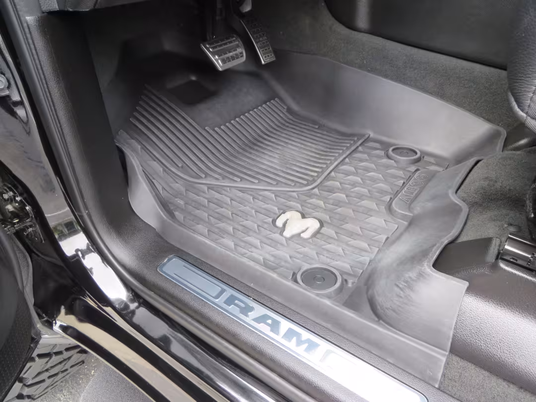 2023 Ram 1500 - 1C6SRFU92PN571987 - Image #19