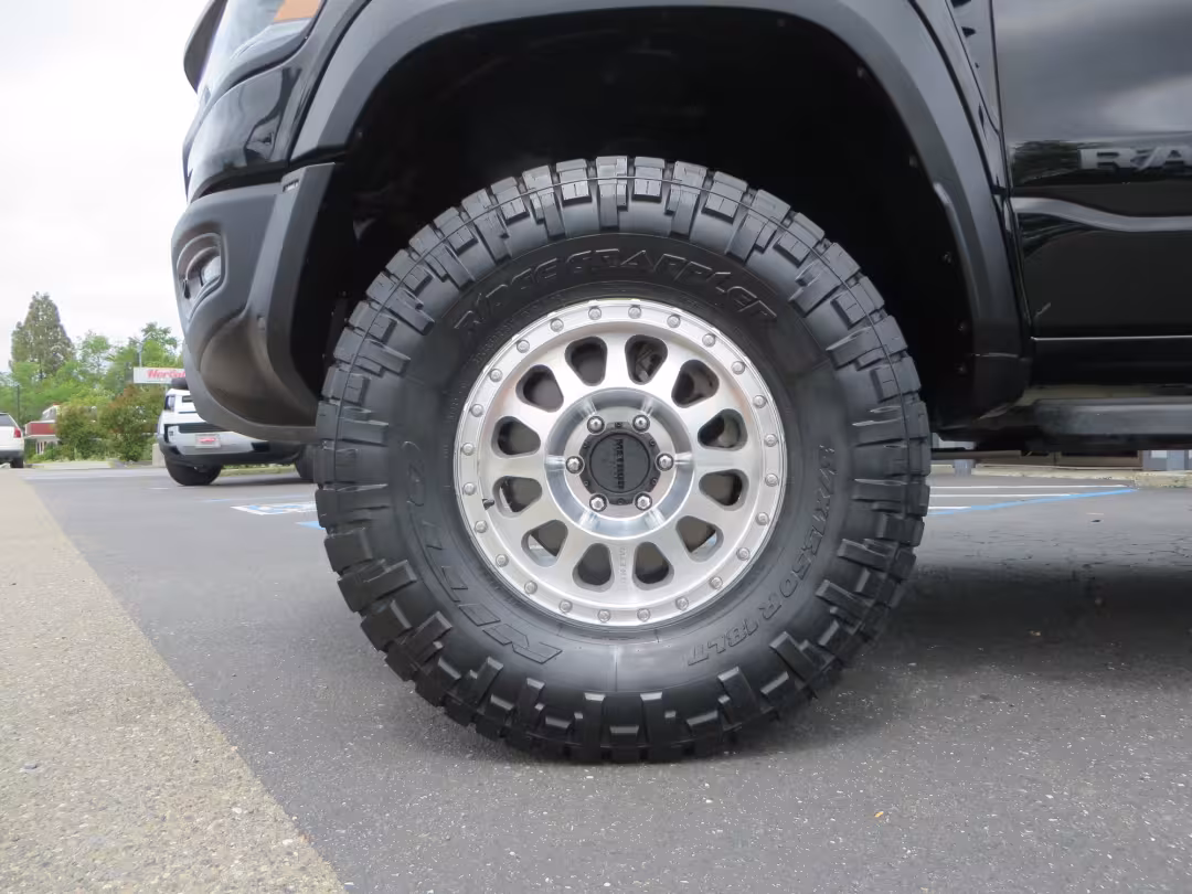 2023 Ram 1500 - 1C6SRFU92PN571987 - Image #8