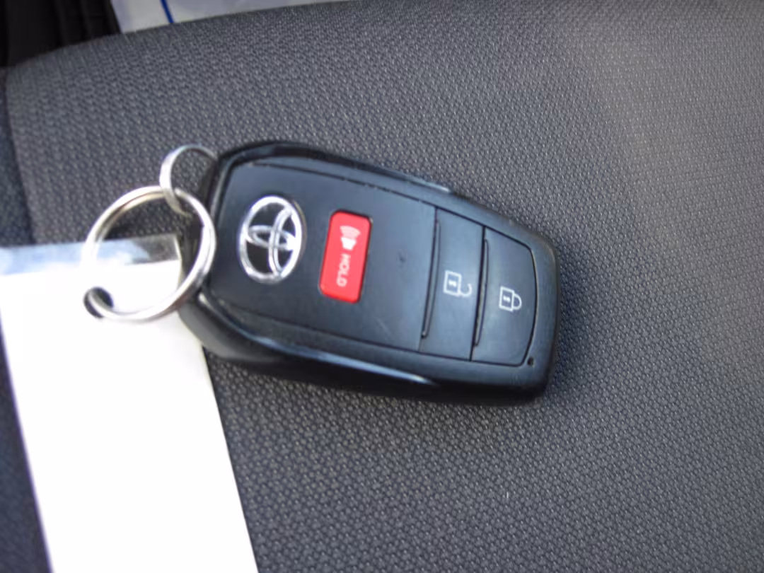 2023 Toyota Corolla Cross - 7MUBAABGXPV066283 - Image #18