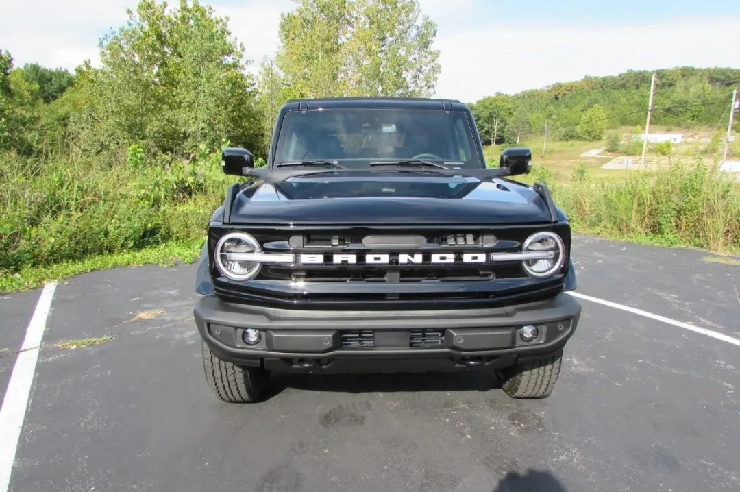 2024 Ford Bronco - 1FMDE8BH0RLA92643 - Image #1