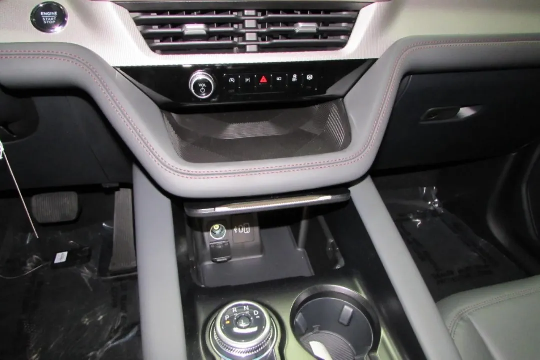 2025 Ford Explorer - 1FMUK8DH0SGC03079 - Image #21