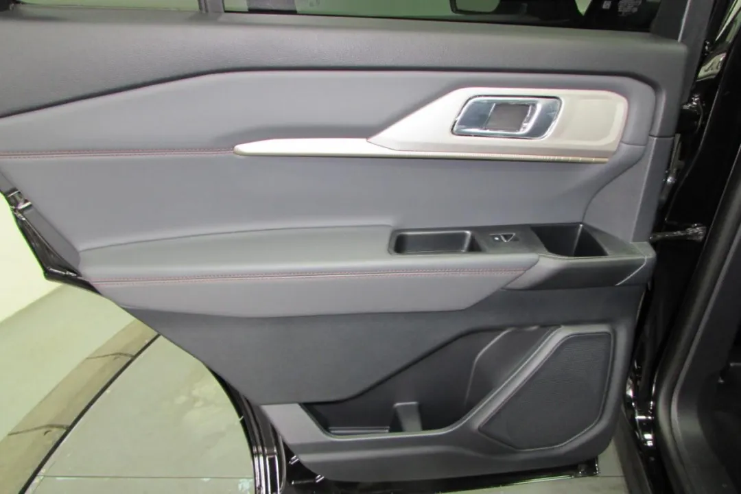 2025 Ford Explorer - 1FMUK8DH0SGC03079 - Image #24