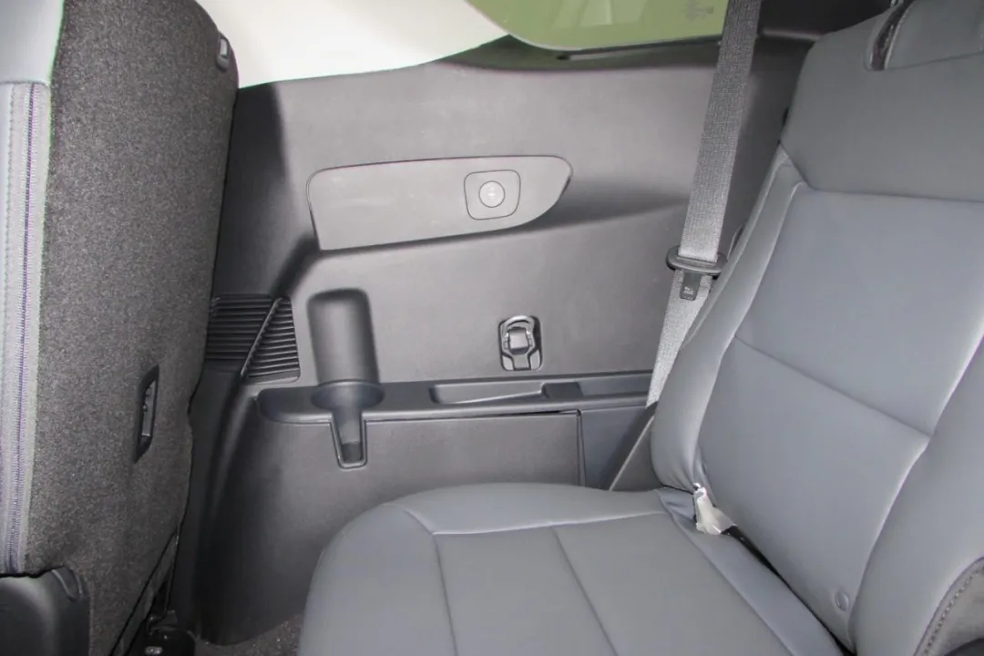 2025 Ford Explorer - 1FMUK8DH0SGC03079 - Image #28