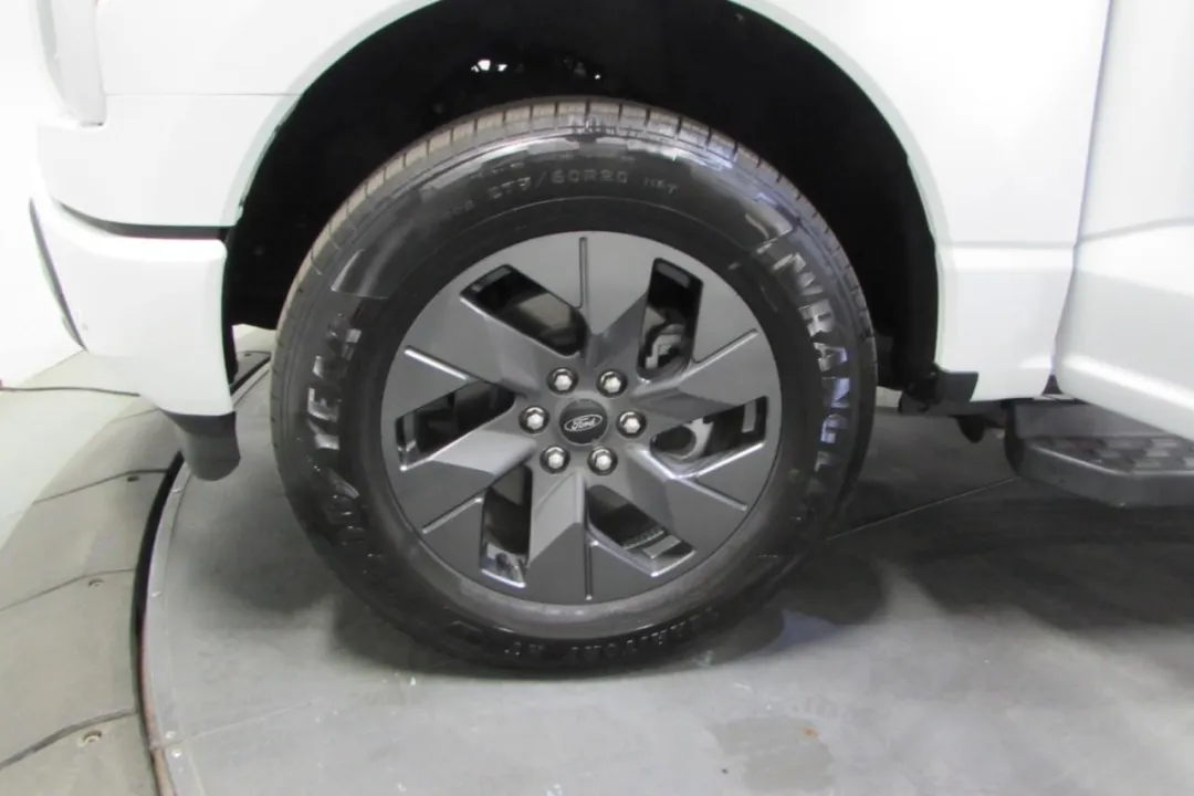 2025 Ford F-150 Lightning - 1FT6W3L76SWG01903 - Image #11