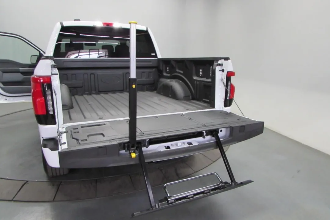 2025 Ford F-150 Lightning - 1FT6W3L76SWG01903 - Image #14