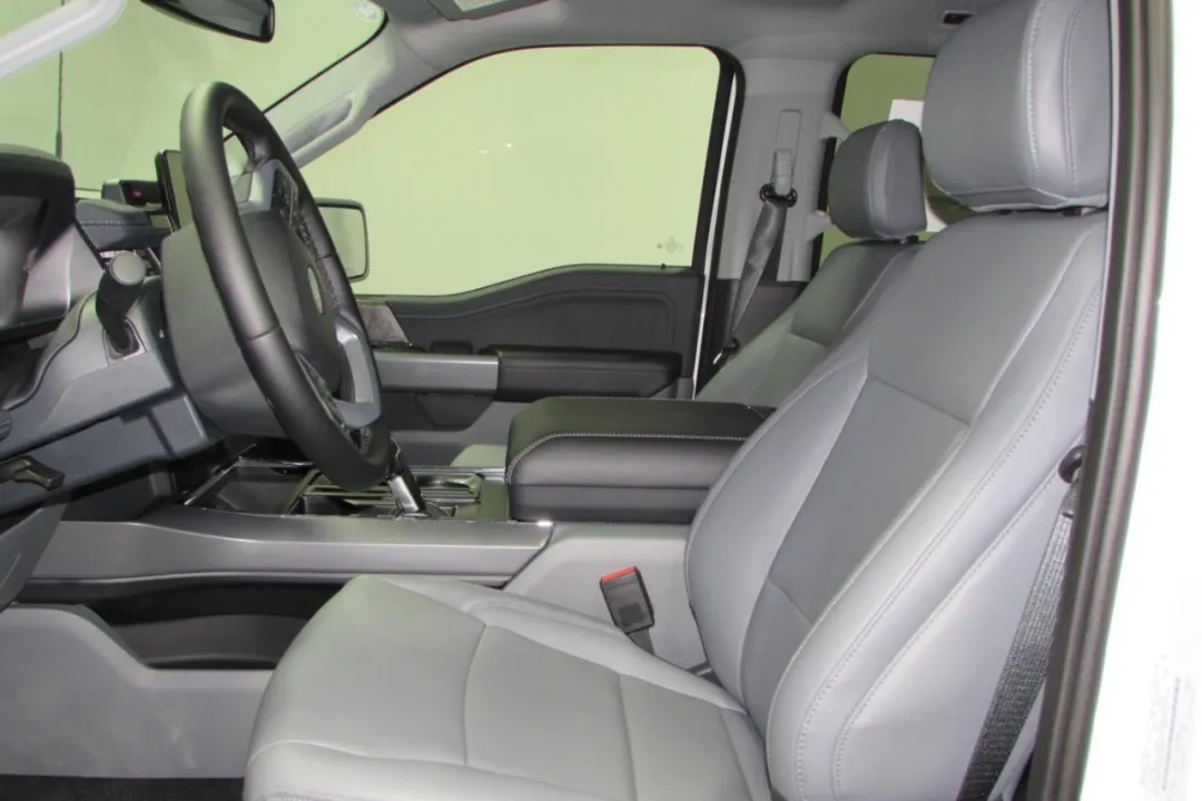 2025 Ford F-150 Lightning - 1FT6W3L76SWG01903 - Image #16