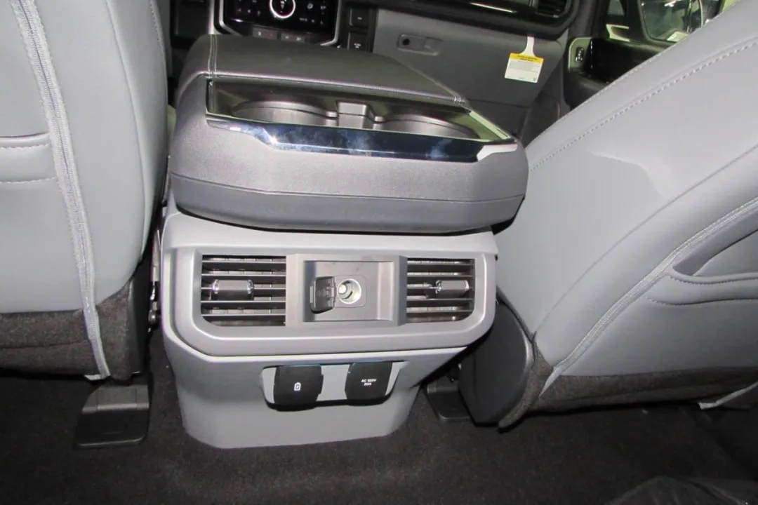2025 Ford F-150 Lightning - 1FT6W3L76SWG01903 - Image #32