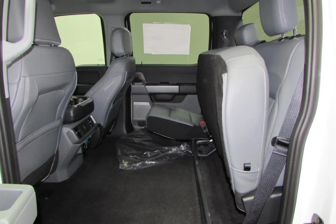 2025 Ford F-150 Lightning - 1FT6W3L76SWG01903 - Image #33