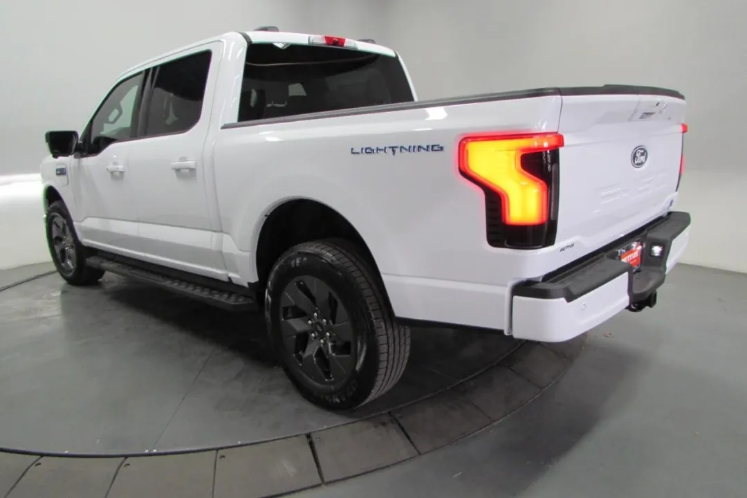 2025 Ford F-150 Lightning - 1FT6W3L76SWG01903 - Image #5
