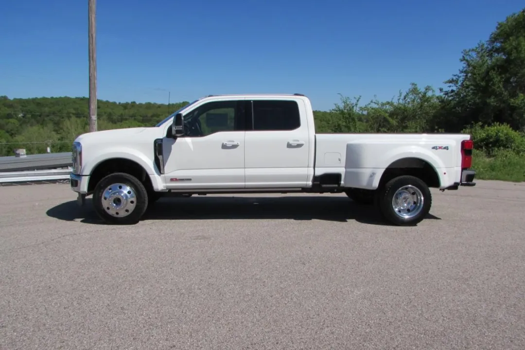 2025 Ford F-450SD - 1FT8W4DM1SED16471 - Image #3
