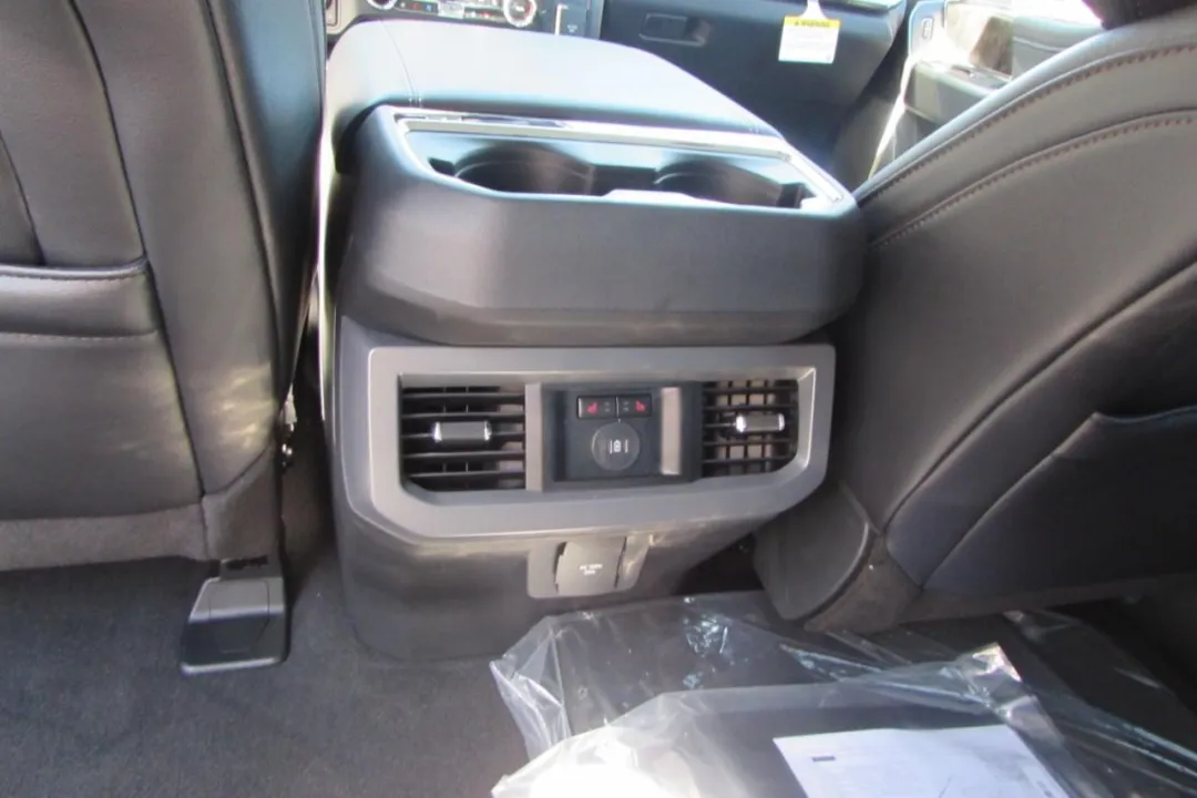 2025 Ford F-450SD - 1FT8W4DM1SED16471 - Image #32
