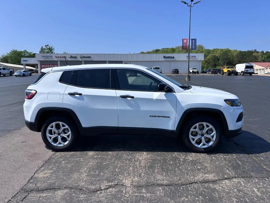 2025 Jeep Compass - 3C4NJDAN8ST540836 - Image #1