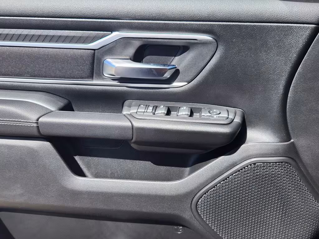 2025 Ram 1500 - 1C6SRFFP0SN703276 - Image #7