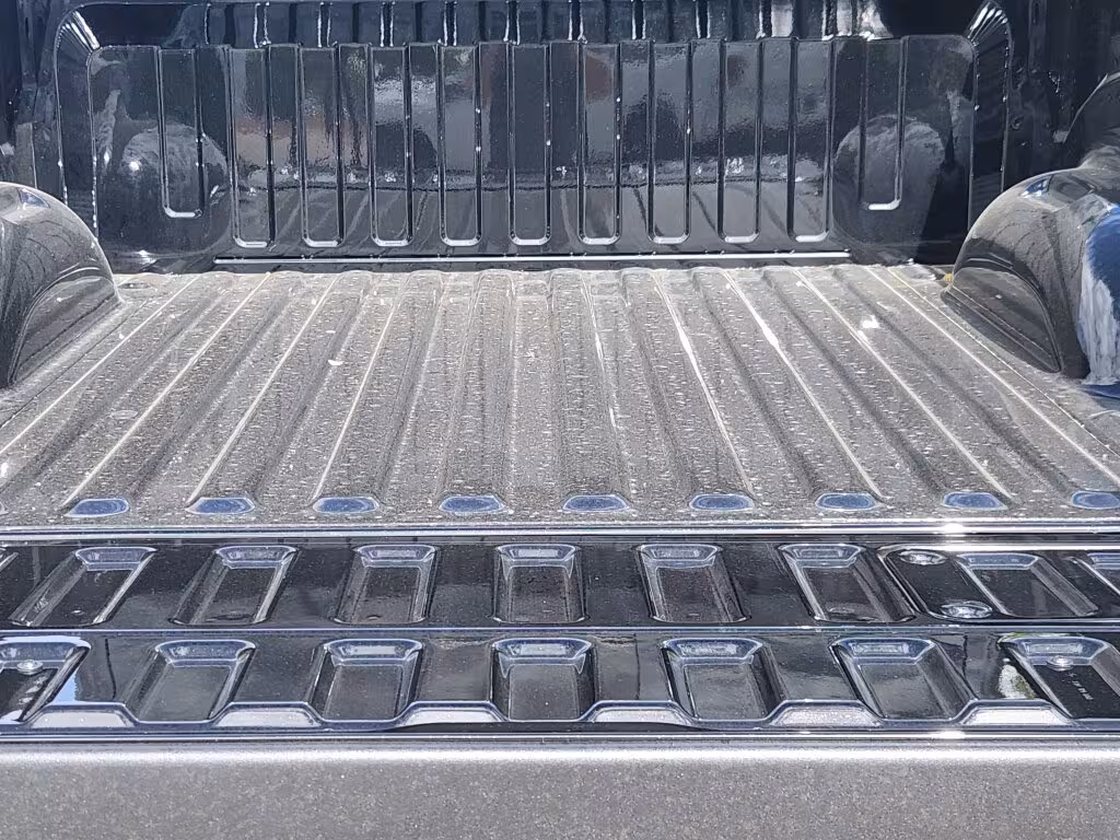 2025 Ram 1500 - 1C6SRFLP6SN738330 - Image #12